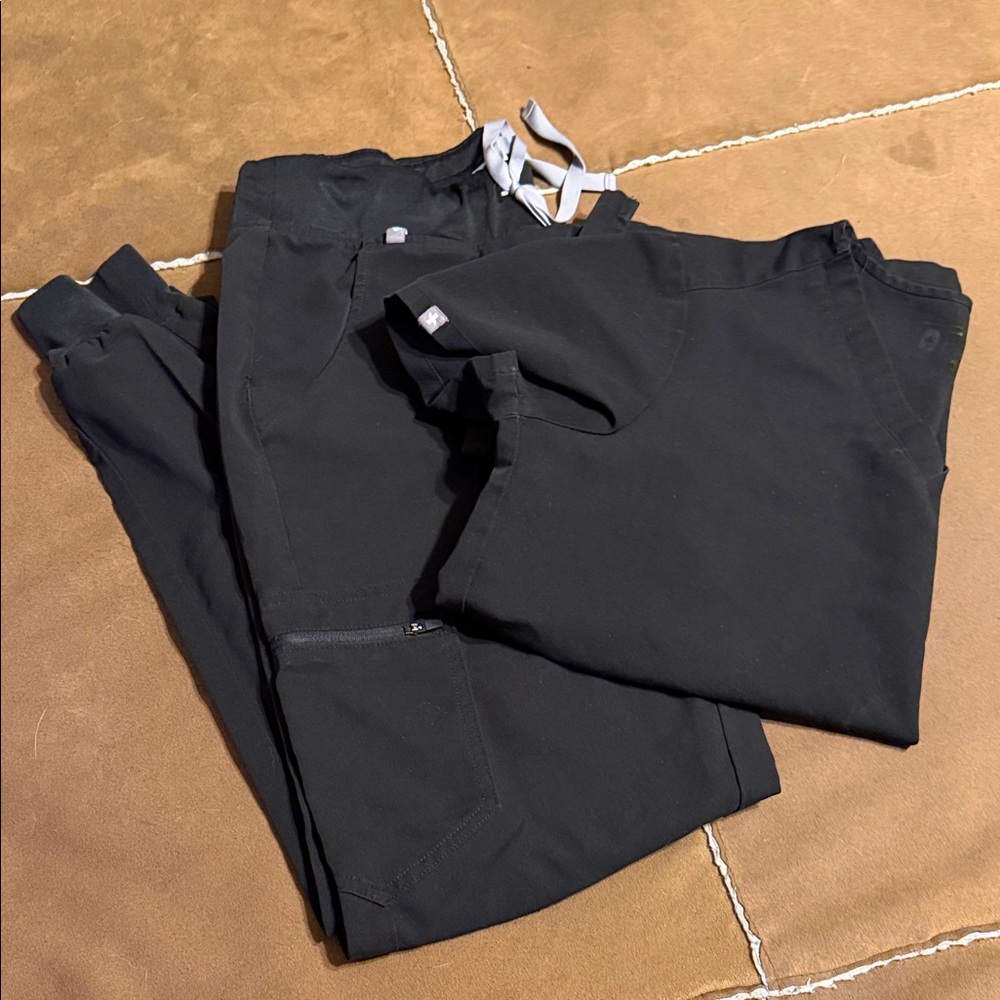 Figs women’s scrub set size small